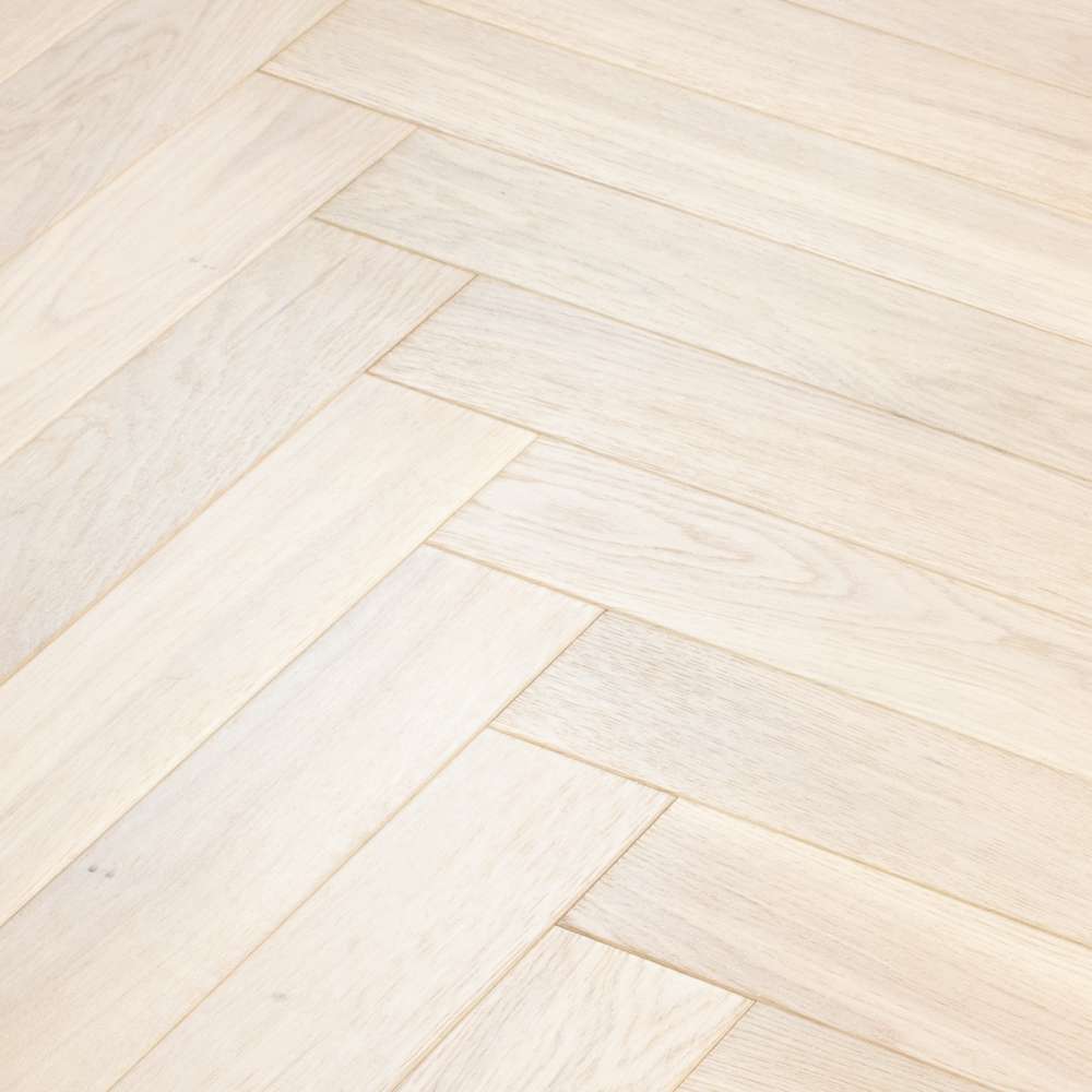Паркет Елка Английская Lab Arte Angle Дуб Натур Чегет белый лак 500х110х14/3